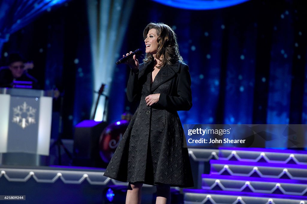 CMA 2016 Country Christmas