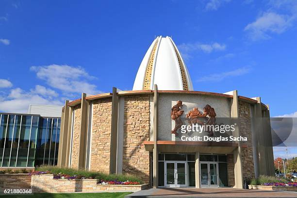 exterior view of the pro football hall of fame, nfl , canton, ohio, usa - afl star stock pictures, royalty-free photos & images