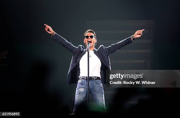 Marc Anthony performs at SAP Center on November 4, 2016 in San Jose, California.