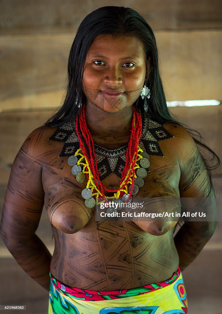 Panama, Darien province, Bajo Chiquito, Woman of the native indian Embera tribe...