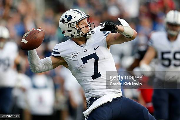 Taysom Hill of the BYU Cougars throws the ball during the game against the Cincinnati Bearcats at Nippert Stadium on November 5, 2016 in Cincinnati,...