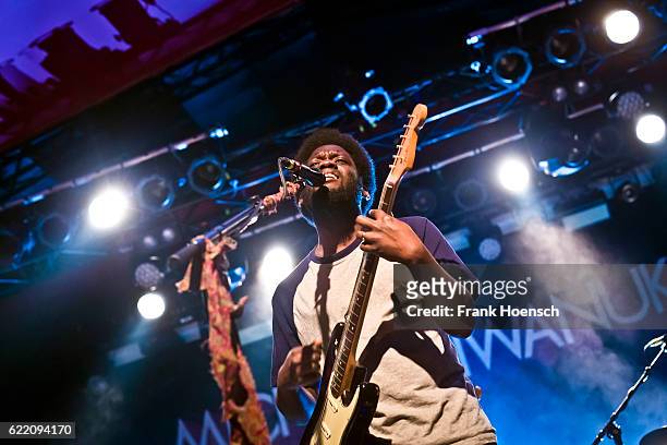 British singer Michael Kiwanuka performs live during a concert at the Astra on November 9, 2016 in Berlin, Germany.