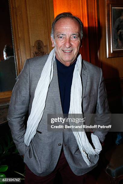 Humorist Yves Lecoq attends Stephane Bern signs his Book "Mon Luxembourg" at Residence of the Ambassador of Luxembourg on November 9, 2016 in Paris,...