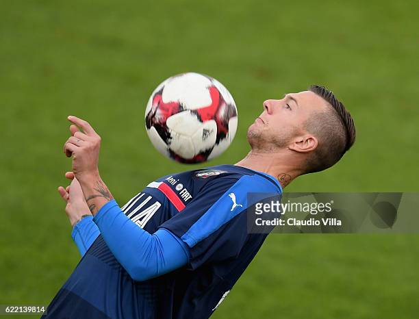 Federico Bernardeschi of Italy in action during the training session at the club's training ground at Coverciano on November 10, 2016 in Florence,...