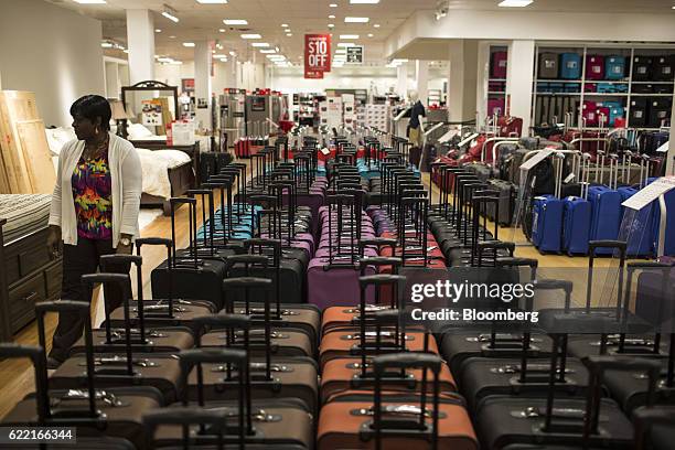 311 Roosevelt Field Store Stock Photos, High-Res Pictures, and Images -  Getty Images