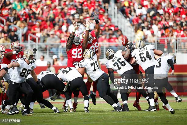 Wil Lutz of the New Orleans Saints kicks a 26-yard field goal during the game against the San Francisco 49ers at Levi Stadium on November 6, 2016 in...