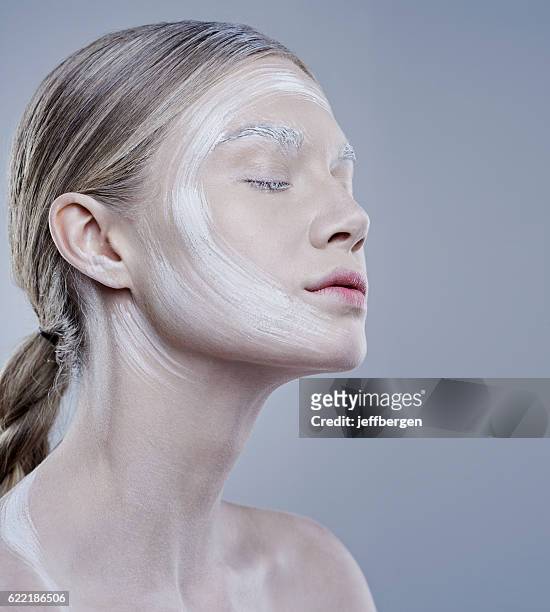 6,812 White Face Paint Stock Photos, High-Res Pictures, and Images - Getty  Images