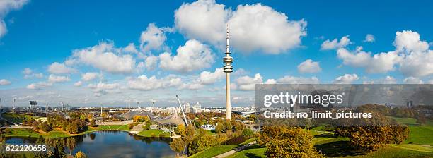 vista panorámica de munich - estadio olímpico fotografías e imágenes de stock