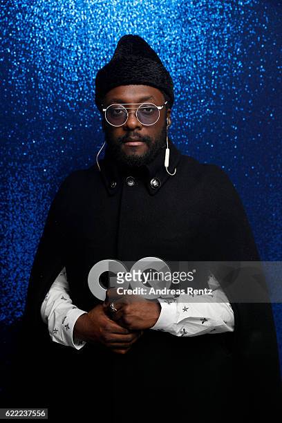 Will.I.Am poses backstage at the GQ Men of the year Award 2016 at Komische Oper on November 10, 2016 in Berlin, Germany.