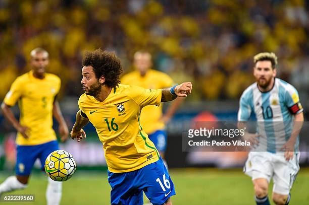 Marcelo of Brazil controls the ball duing a match between Brazil and Argentina as part 2018 FIFA World Cup Russia Qualifier at Mineirao stadium on...