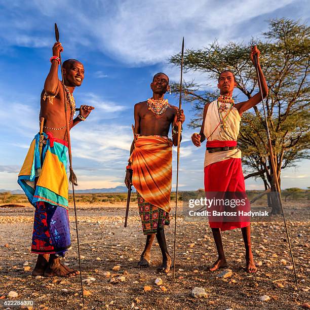 guerriers africains de la tribu samburu, centre du kenya, afrique de l’est - culture samburu photos et images de collection
