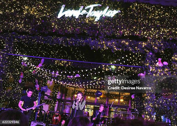 Loard Singer Lord & Taylor Nyc 2016 Holiday Windows Photos and Premium High Res ...