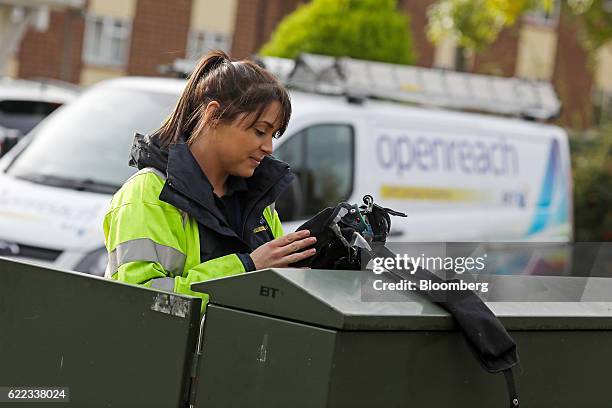Bt Network Engineer Broadband Engineer In Home Photos and Premium High Res Pictures - Getty ...