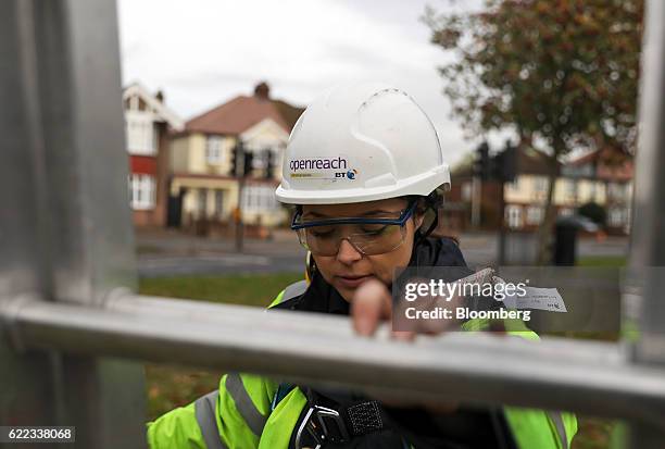 Bt Network Engineer 156 Bt Openreach Photos & High Res Pictures - Getty Images
