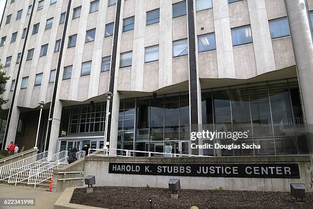 harold k. stubbs justice center, akron, ohio, united states - akron ohio stock-fotos und bilder