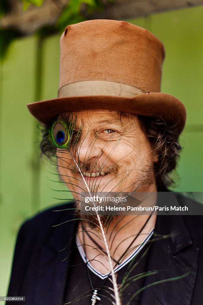 Zucchero, Paris Match Issue 3520, November 9, 2016