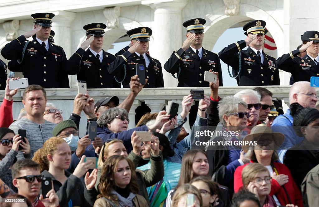 US-POLITICS-OBAMA-VETERANS DAY