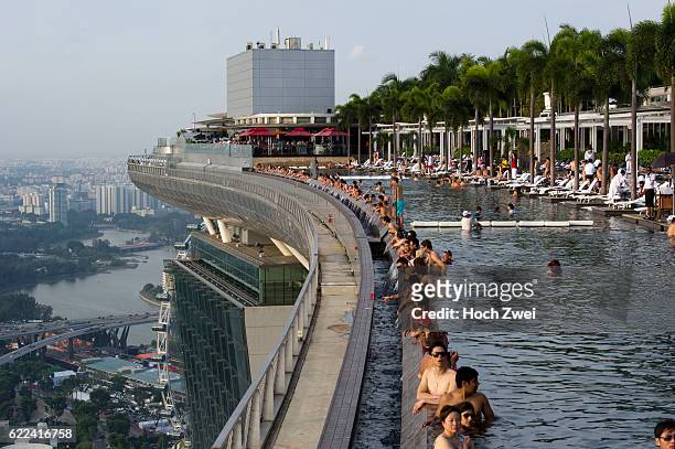 Formula One World Championship 2013, Grand Prix of Singapore, Marina Bay Sands Hotel, Pool