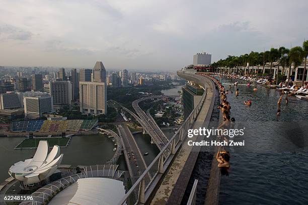 Formula One World Championship 2013, Grand Prix of Singapore, Marina Bay Sands Hotel, Pool