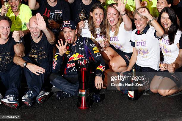 Formula One World Championship 2013, Grand Prix of India, Christian Horner , Adrian Newey , #1 Sebastian Vettel , Britta Roeske ,