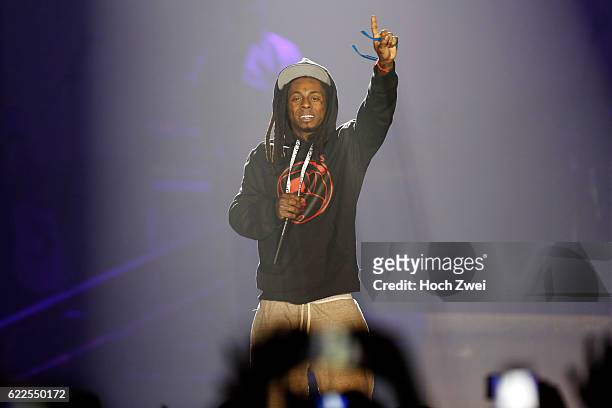Lil Wayne performs on stage at the Sporthalle, Hamburg // © Philipp Szyza