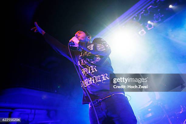 Casper performs on stage at the Gruenspan, Hamburg // © Philipp Szyza