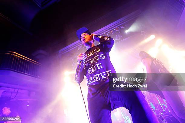 Casper performs on stage at the Gruenspan, Hamburg // © Philipp Szyza