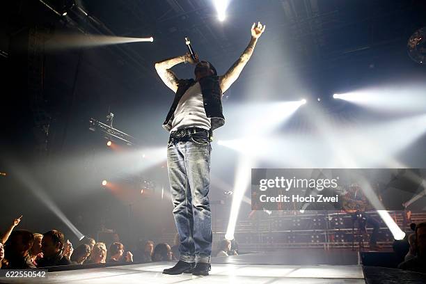 The BossHoss performs on stage at the Sporthalle, Hamburg // © Philipp Szyza