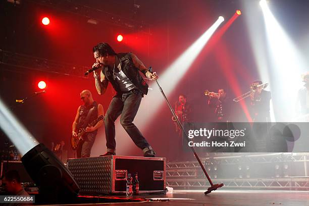 The BossHoss performs on stage at the Sporthalle, Hamburg // © Philipp Szyza