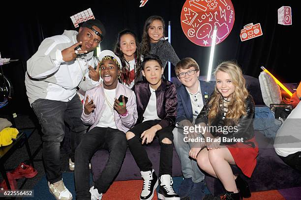 Zayion McCall, Zay Hilfigerrr, Breanna Yde, Isabela Moner, Lance Lim, Aiden Miner, and Jade Pettyjohn pose backstage during the 2016 Nickelodeon HALO...