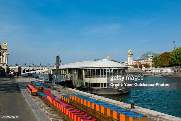 quays of paris, france - quayside stock pictures, royalty-free photos & images