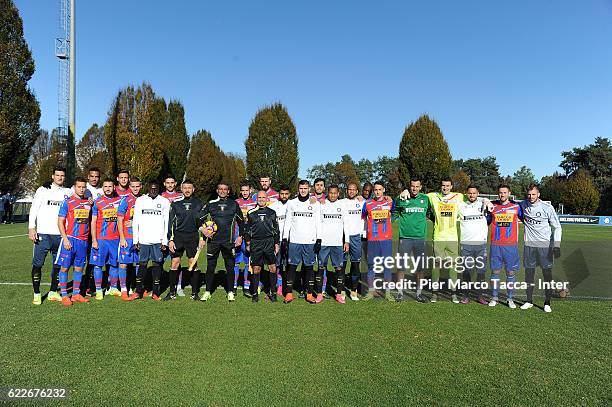 Internazionale team and FC Chiasso team pose during the FC Internazionale training session at Appiano Gentile on November 12, 2016 in Como, Italy.