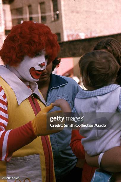 First Mc Hand Mcdonald Characters Photos and Premium High Res Pictures - Getty Images