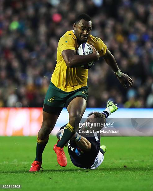 Peter Horne of Scotland tries to stopTevita Kuridrani of Australia as he runs through to score a try during the Scotland v Australia Autumn Test...