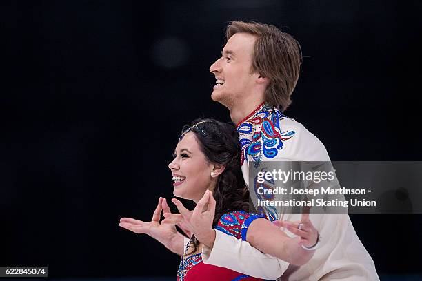 Elena Ilinykh and Ruslan Zhiganshin of Russia compete during Ice Dance Free Dance on day two of the Trophee de France ISU Grand Prix of Figure...