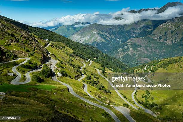 the road up to luz ardiden, hautes pyrenees, france - pirineos fotografías e imágenes de stock