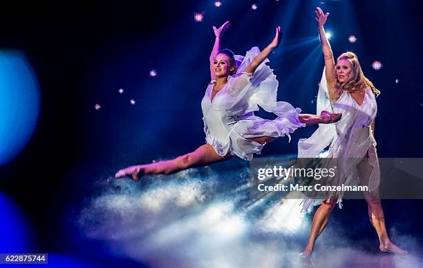 Magdalena Brzeska and daughter Noemi Peschel perform during the first live show of 'Deutschland tanzt' on November 12, 2016 in Munich, Germany. In...