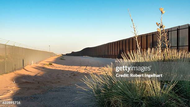 us mexico border in new mexico - mexican border stock pictures, royalty-free photos & images