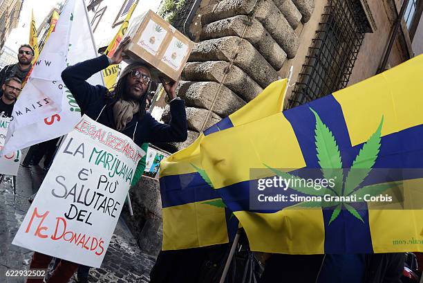 The Italian radicals and anti-prohibitionist organizations deliver to the Chamber of Deputies the 60,000 signatures collected in six months on...