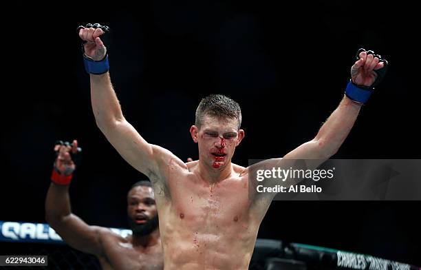 Stephen Thompson of the United States and Tyron Woodley of the United States have their fight declared a majority draw in their welterweight...