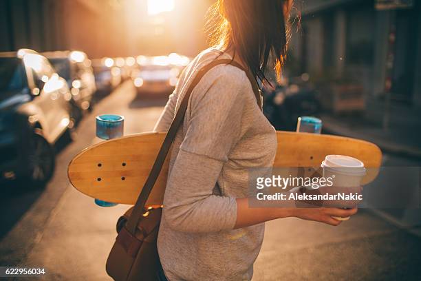 skater girl - girl and coffee stockfoto's en -beelden