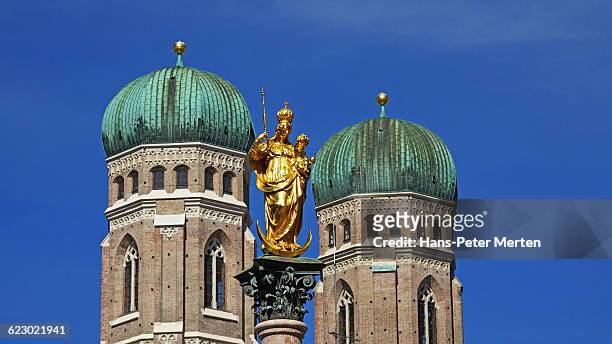munich, frauenkirche, marienstatue - dresden frauenkirche stock pictures, royalty-free photos & images