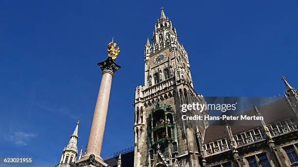 munich, neues rathaus (new city hall) - marienplatz stockfoto's en -beelden