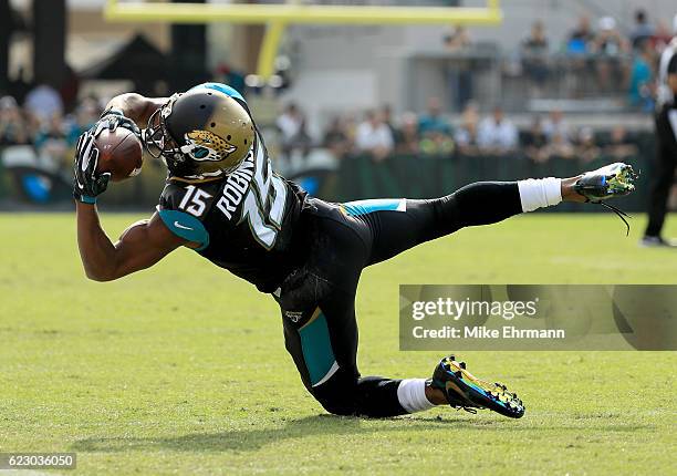 Allen Robinson of the Jacksonville Jaguars catches a pass against the Houston Texans during the game at EverBank Field on November 13, 2016 in...