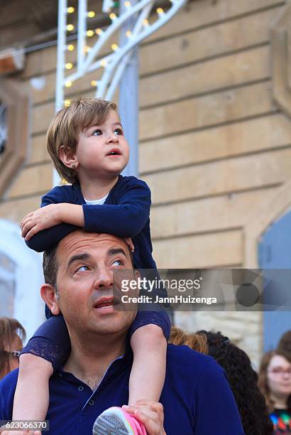 father and daughter at celebration of saint, ragusa ibla, sicily - offspring culture tourism festival stock pictures, royalty-free photos & images