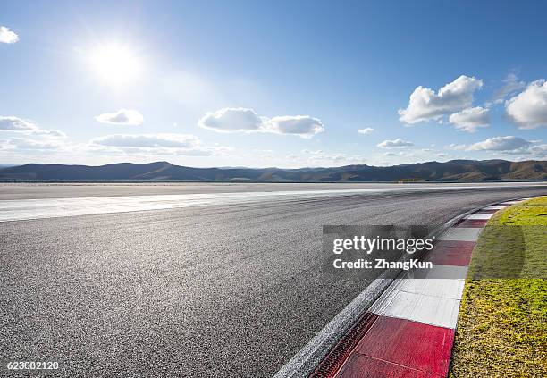 f1 tracks - sports track foto e immagini stock