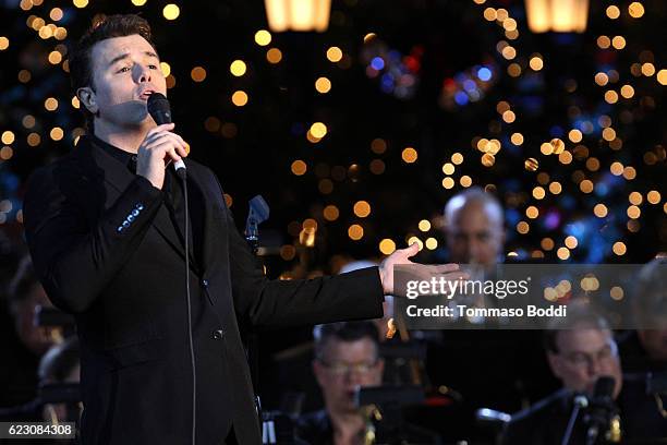 Seth MacFarlane performs on stage uring The Grove Christmas With Seth MacFarlane at The Grove on November 13, 2016 in Los Angeles, California.