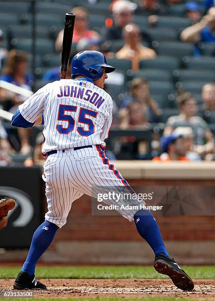 Kelly Johnson of the New York Mets at bat against the Minnesota Twins at Citi Field on September 18, 2016 in the Flushing neighborhood of the Queens...