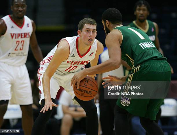 Kyle Wiltjer of the Rio Grande Valley Vipers defends Mark Tyndale of the Reno Bighorns during the first quarter of their game at the State Farm Arena...