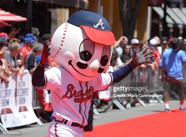The Atlanta Braves mascot, Homer, entertains the crowd during the 2016 Chevrolet All-Star Red Carpet Parade Show prior to the 87th MLB All-Star Game...